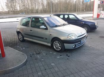 Renault clio initiale paris 1.6/16v/79kw initiale paris 1.6/16v/79kw 2000/03 Benzinas Vilnius 